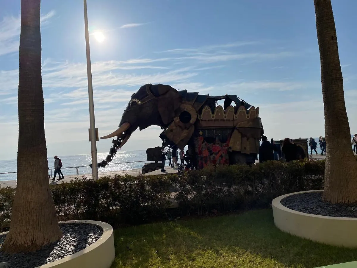 Appartamento Incantevole A Menton Fronte Spiaggia Apartment